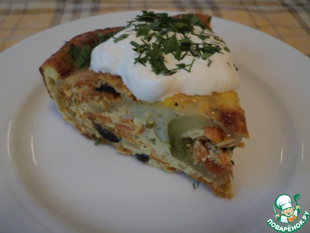 Egg casserole with pumpkin rolls and carrot