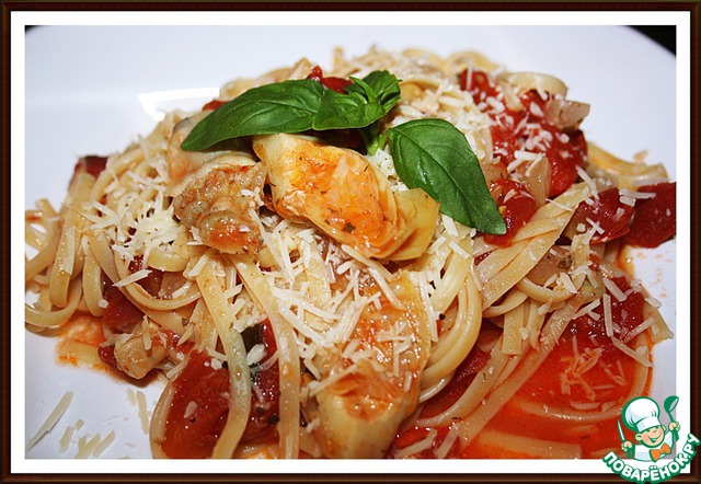 Pasta with artichokes and tomatoes