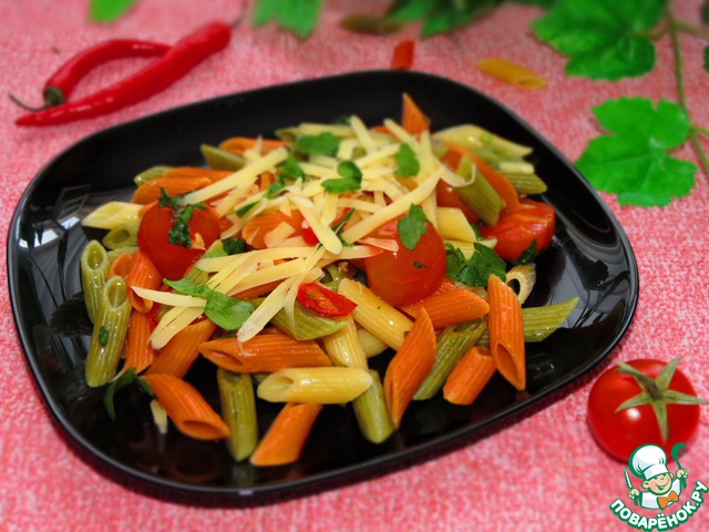 Mezze Tricolor Penne with spicy sauce