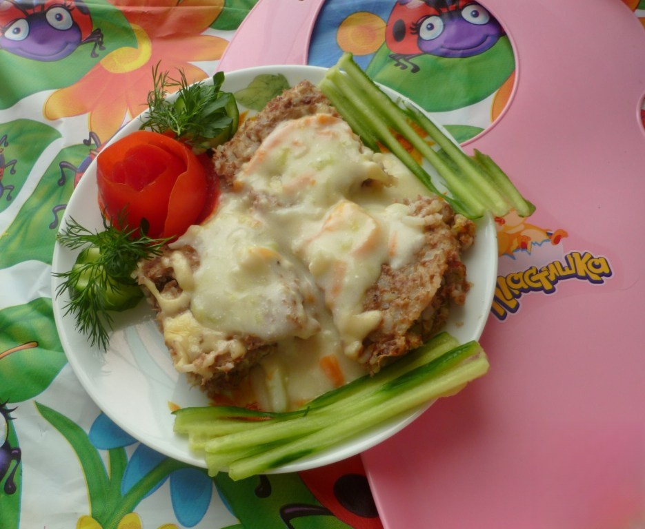 Рисово-мясная запеканка с подливой