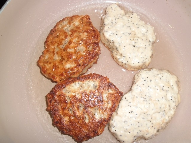 Pancakes with apples and poppy seeds