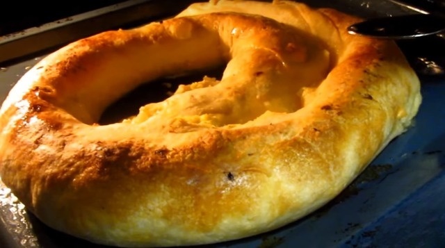 Moldavian Moldavian layer pie with cream cheese