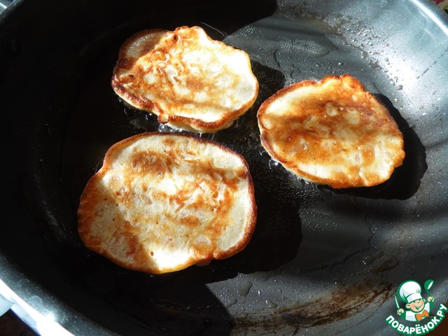 Pancakes with pumpkin and dried apricots