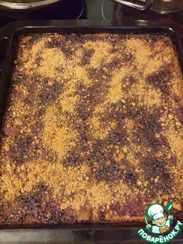 Манник с джемом и крошкой
