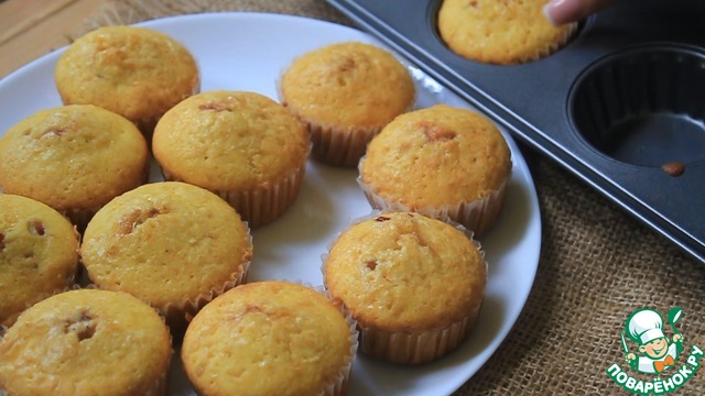 Homemade muffins with cherries