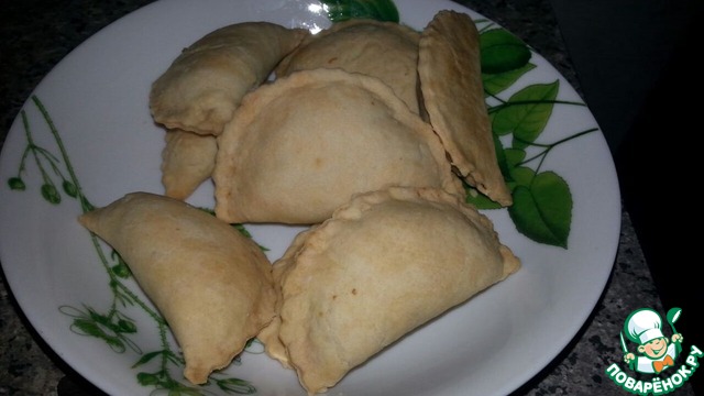 Индонезийские пирожки с лапшой и яйцом