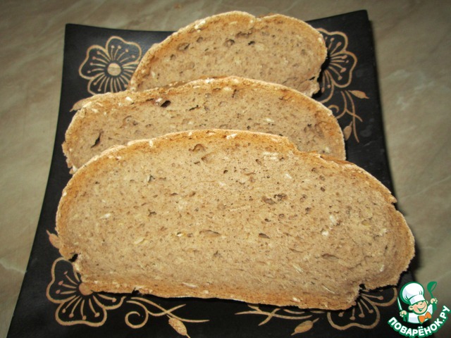Rye-wheat bread with cereals