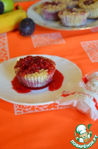 Oat muffins with raspberries