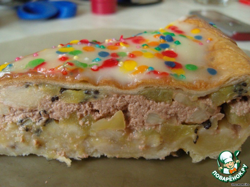 Cake with banana and kiwi