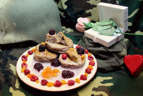 Manno fruit and yoghurt pancakes 