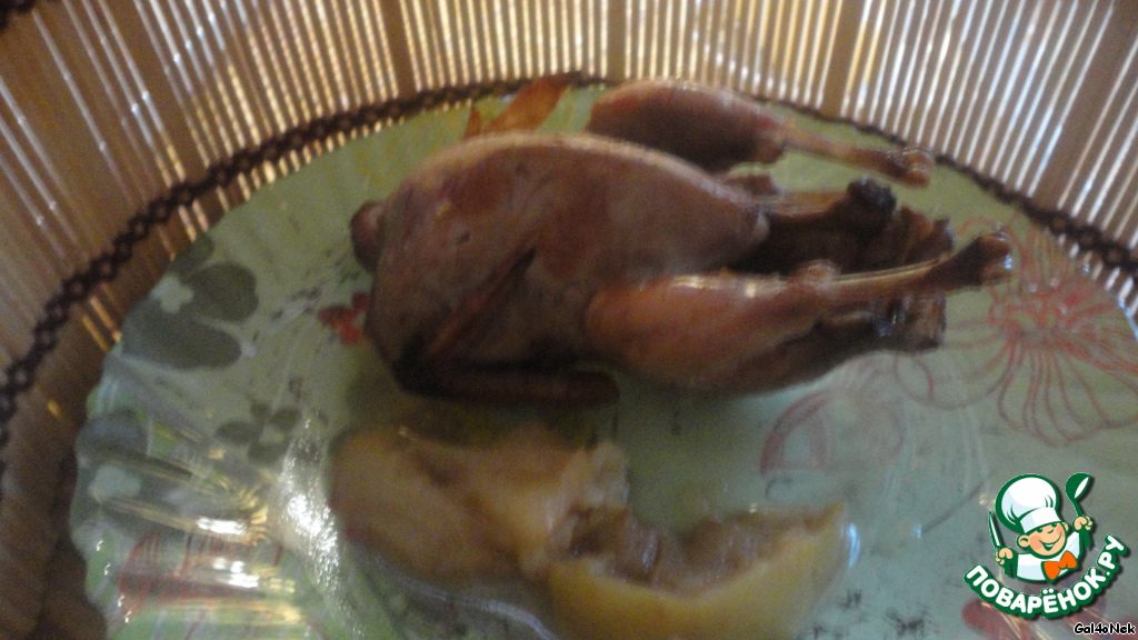 Quail with apples and oranges