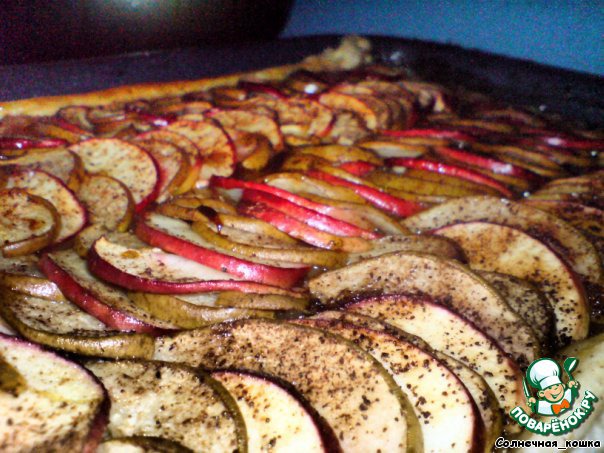 Грушево-яблочный слоеный пирог