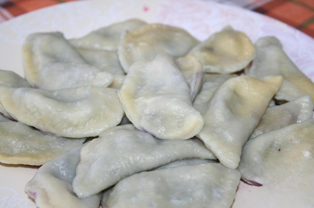 Dumplings with blueberries