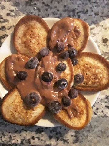 Walnut pancakes with hazelnut cream