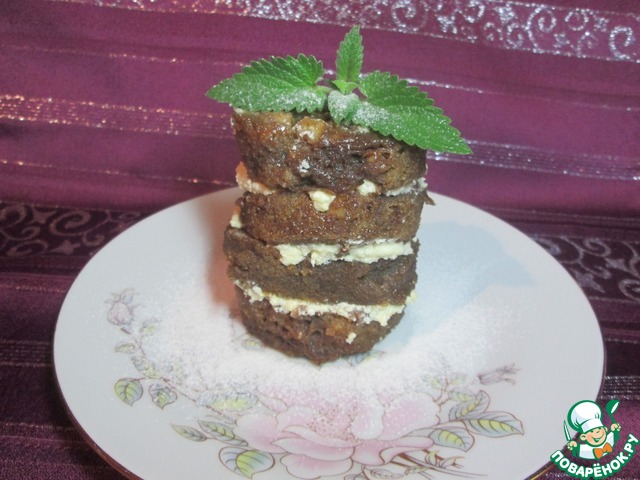 Cupcake with walnuts and dried apricots