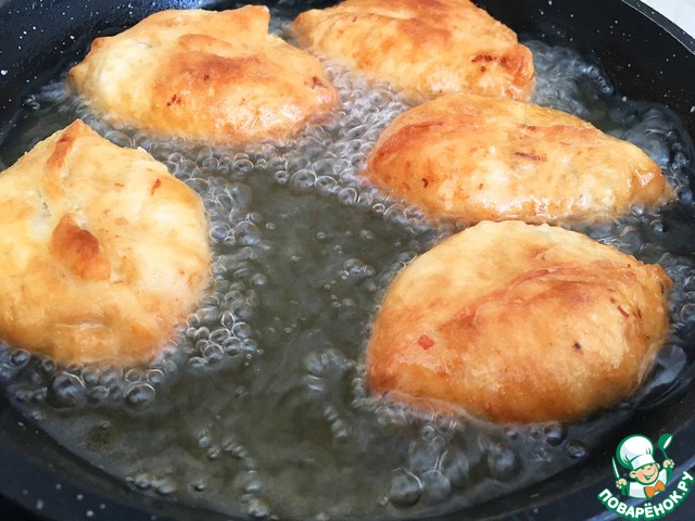 Пирожки с гречкой и мясом