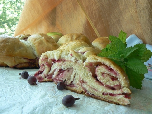 Мятно-медовая коса с крыжовником