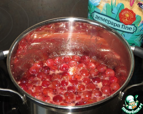 Cheesecake with gooseberries