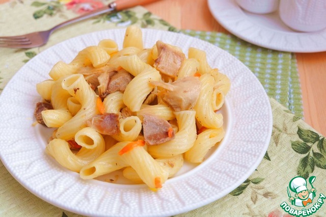Паста с домашней курицей и овощами