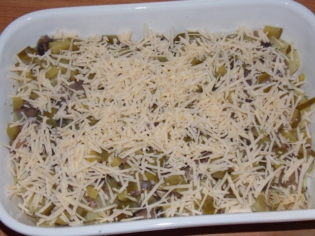 Картофельная запеканка с огурцами