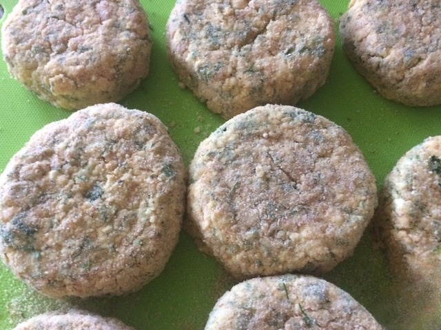 Творобыши с зеленью, сыром и ветчиной