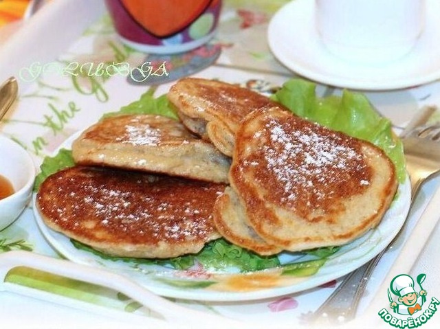 Oat pancakes with minced meat and onions