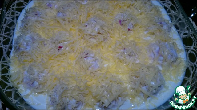 Rice balls with chicken in cream sauce