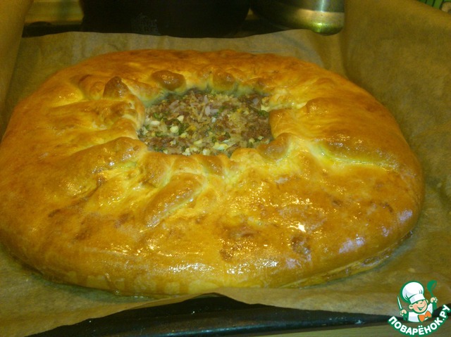 Пирог с сырокопченой шейкой и рисом
