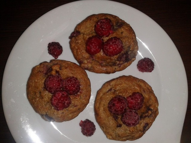 Raspberry muffins with banana