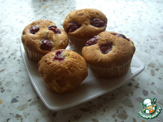 Muffins with marzipan and maraschino cherries