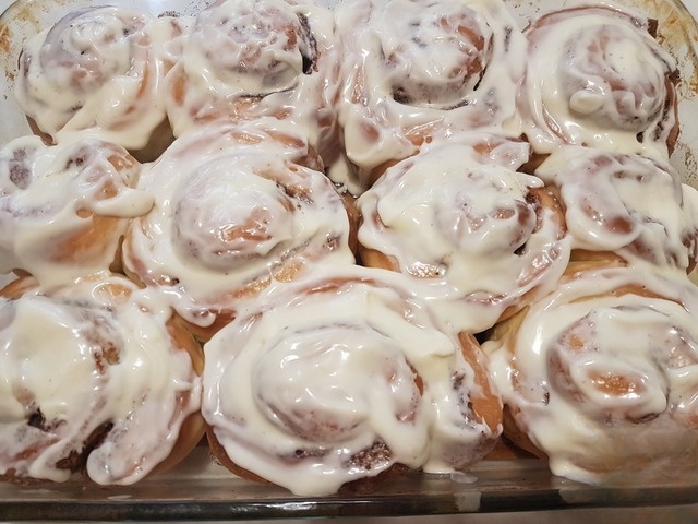 Muffins with cinnamon and nuts