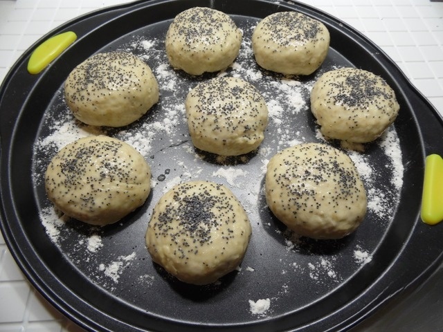 Rolls with cheese and ham filling