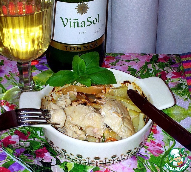 Chicken in a wine marinade with potatoes