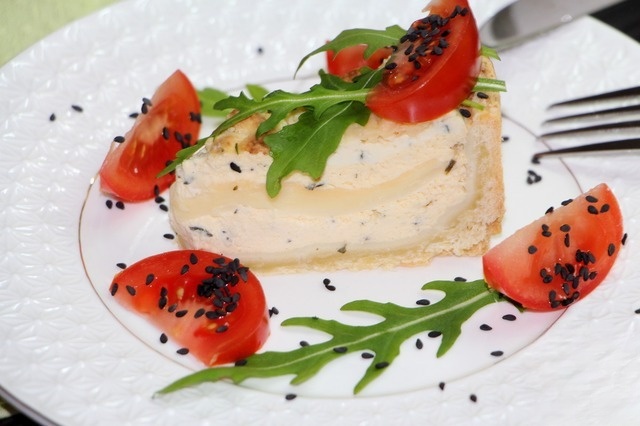 Кунжутный слоеный тарт 