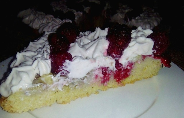 Малиновый тарт с бананами 