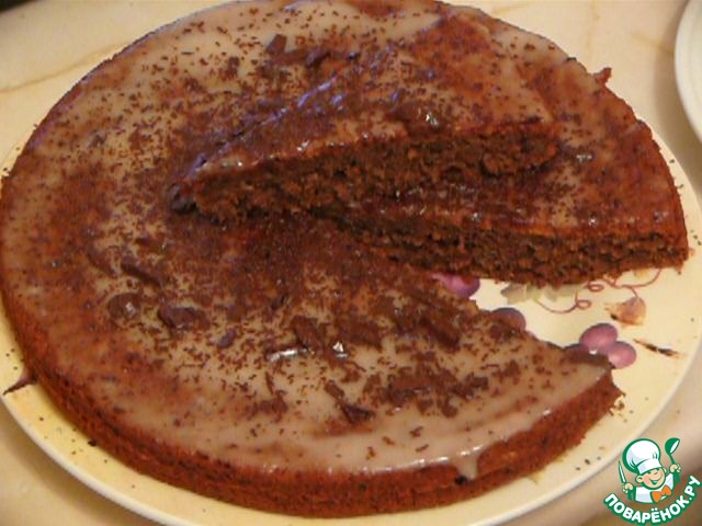 Шоколадный пирог с яблоками и кремом