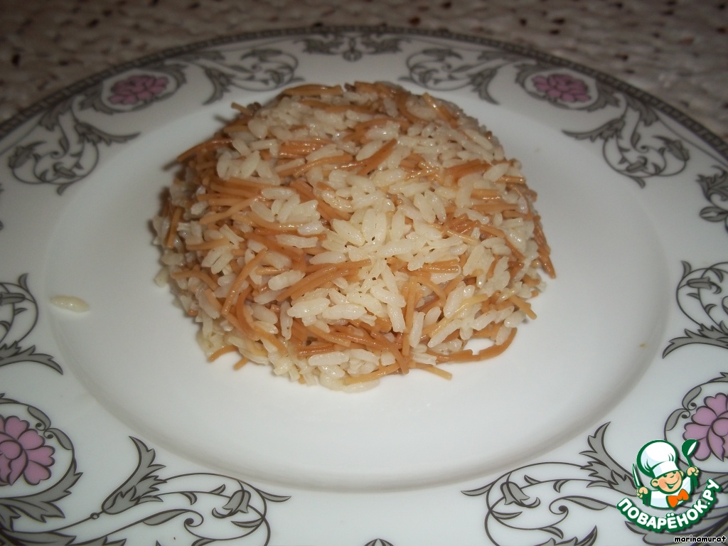 Classical Turkish pilaf with vermicelli