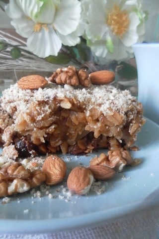Геркулесовый пирог с яблоками и финиками