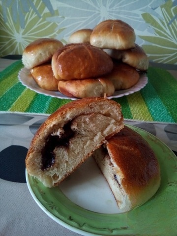Buns on the brew with chocolate paste