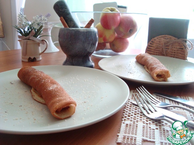 Apple pancake rolls