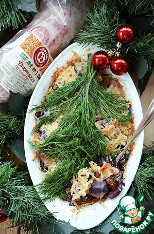 Potatoes baked with sausage and cheese