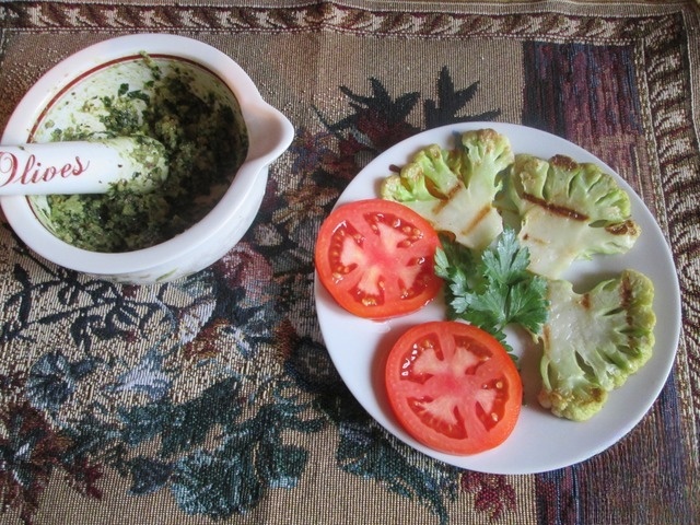 Trees of cauliflower with pesto