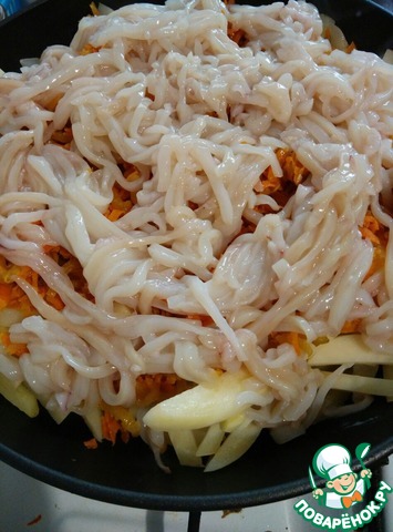 Stewed potatoes with squid