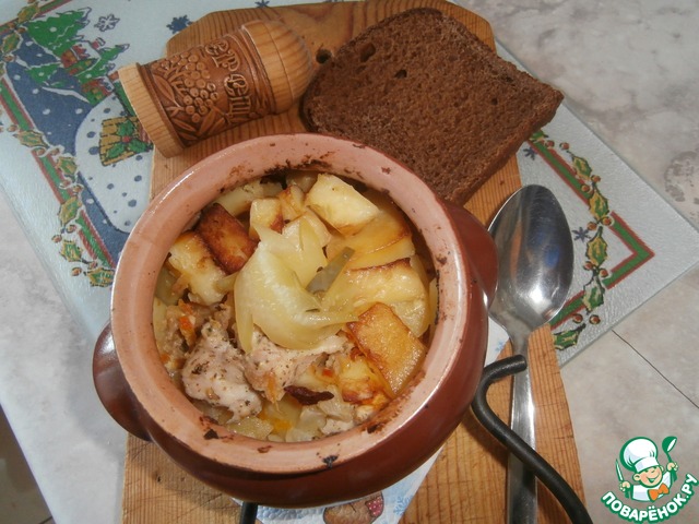 Жаркое из курицы в горшочках
