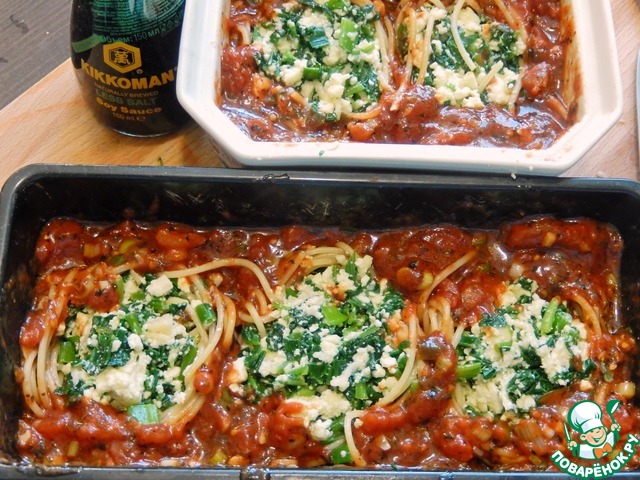 Spaghetti with spinach and Adyghe cheese