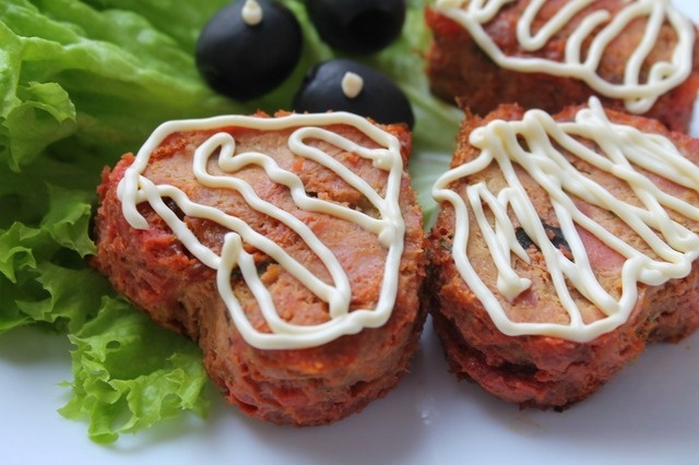 Glamorous patties with beets and feta cheese