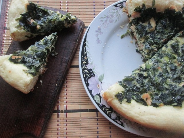Киш с крапивой и зеленым луком