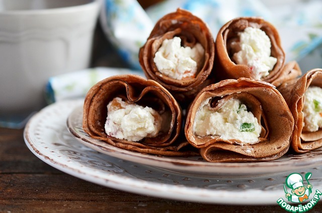 Блинные кулёчки с творогом и цукатами