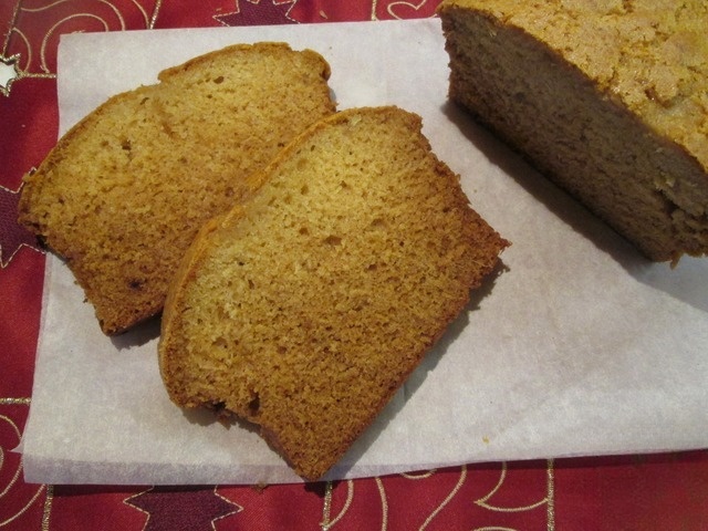 Cream cake with honey