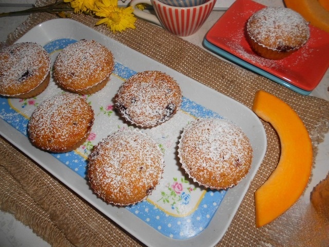Pumpkin muffins with chocolate